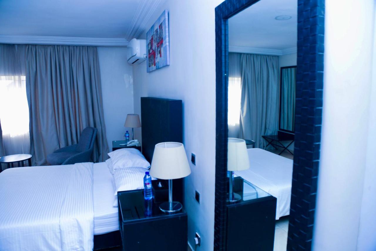 Summerset Continental Hotel Gana Mobushipe Exteriör bild
