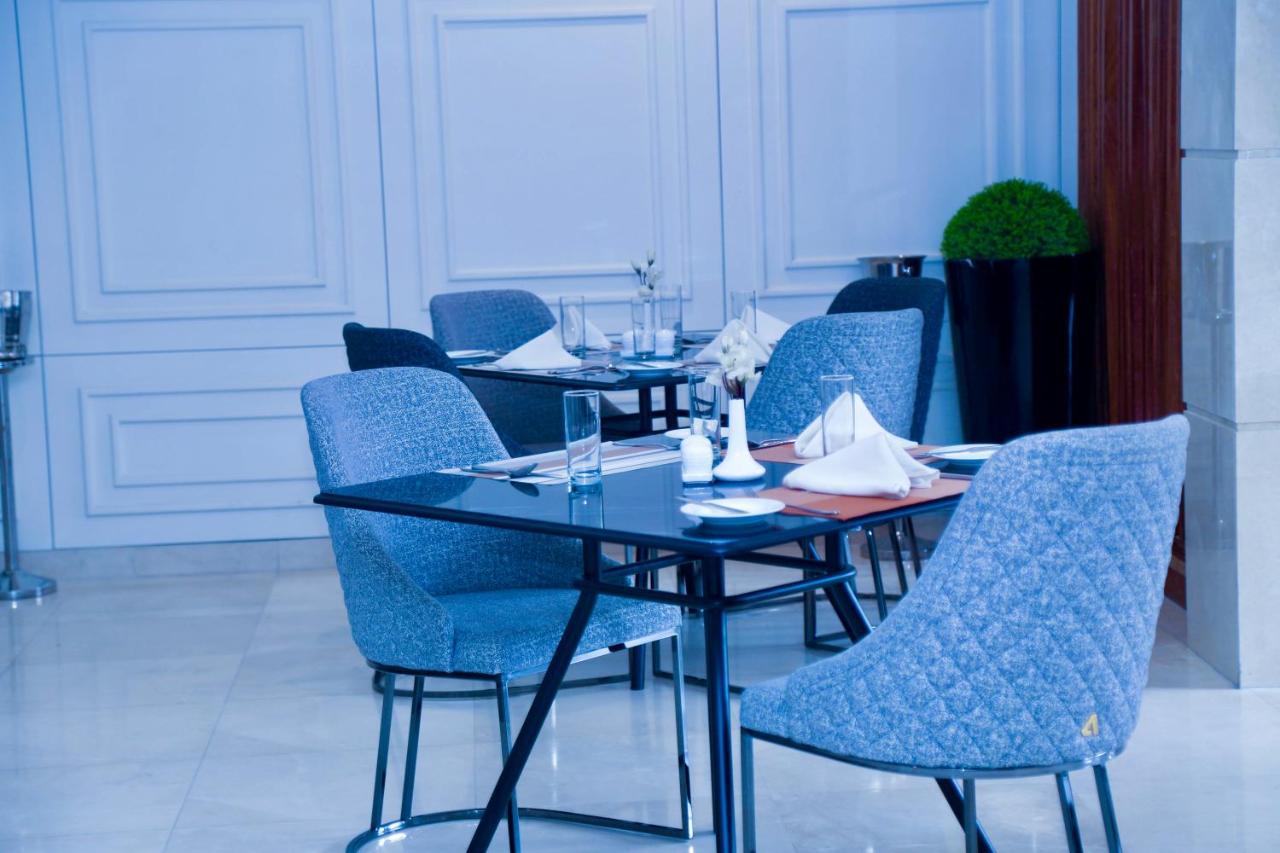 Summerset Continental Hotel Gana Mobushipe Exteriör bild